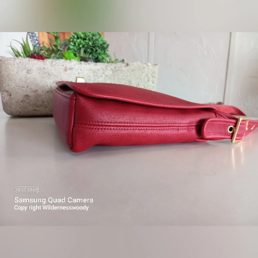 Coach Legacy Companion Flap #9715, 2001. Turn Lock, Crossbody, Red/Bordeaux - Picture 7 of 16
